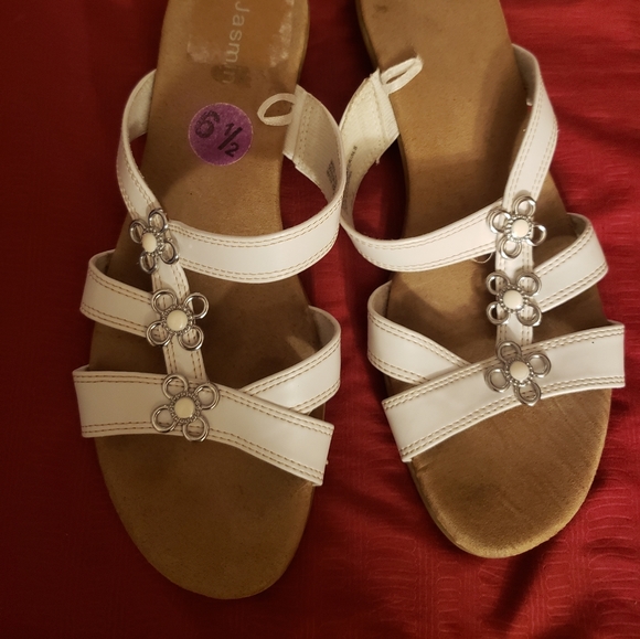 Cute white strappy sandals. Great shape. Comfy and well made with silver details - Picture 2 of 5